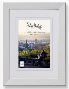 Peter Hadley Nina 13x18 cm. wit, houten fotolijst