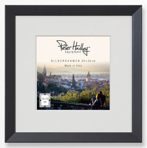 Peter Hadley Nina 20x20 cm. zwart, houten fotolijst met Passepartout 13x13 cm.