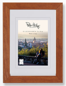 Peter Hadley Nina 13x18 cm. bruin, houten fotolijst