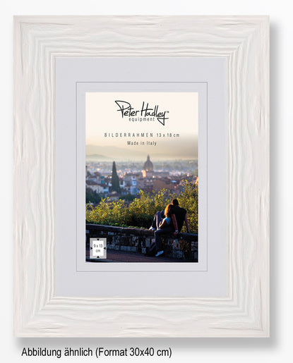 Peter Hadley Mailand 30x40 cm. wit houten fotolijst